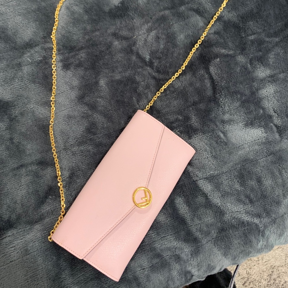 Fendi Wallet on Chain. Vitello Cruise soft F